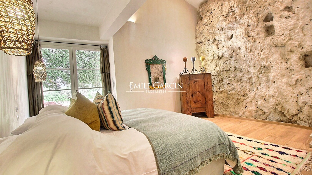 Photo of Bedroom in Meounes-les-Montrieux