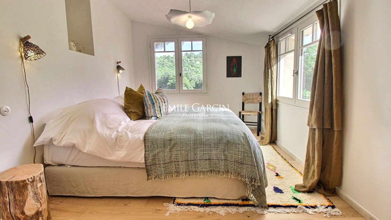 Photo of Bedroom in Meounes-les-Montrieux