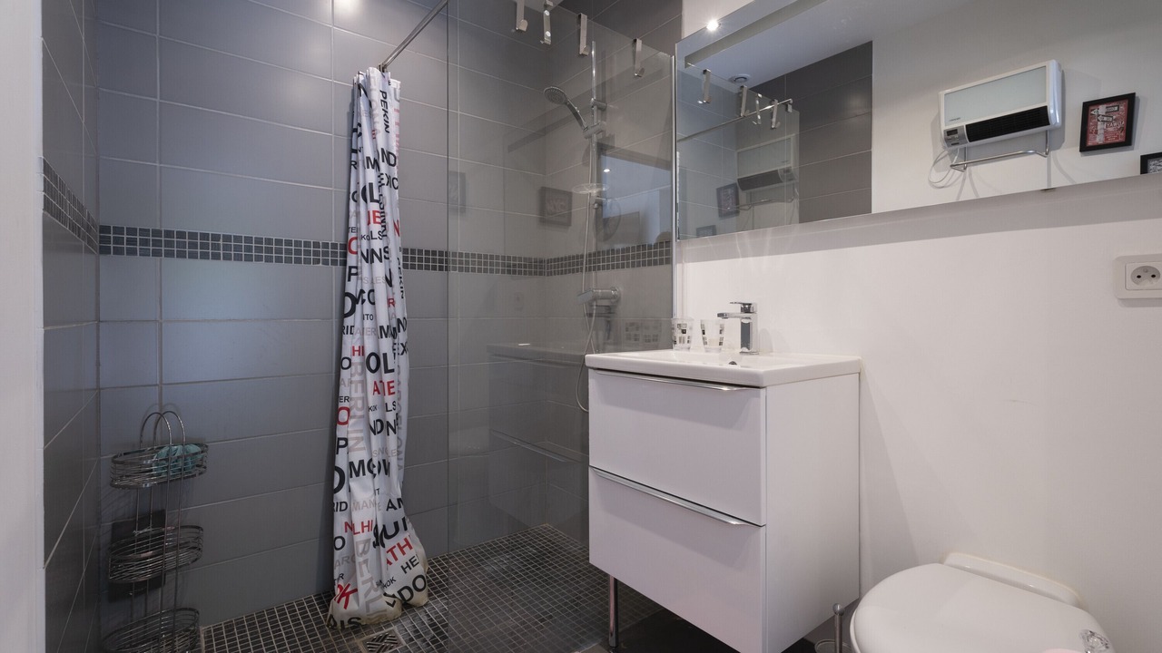 Photo of Bathroom in La Valette-du-Var
