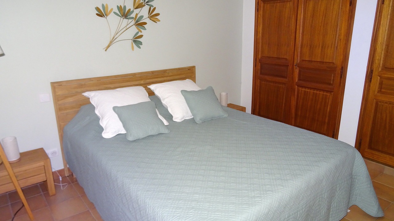 Photo of Bedroom in Lioux
