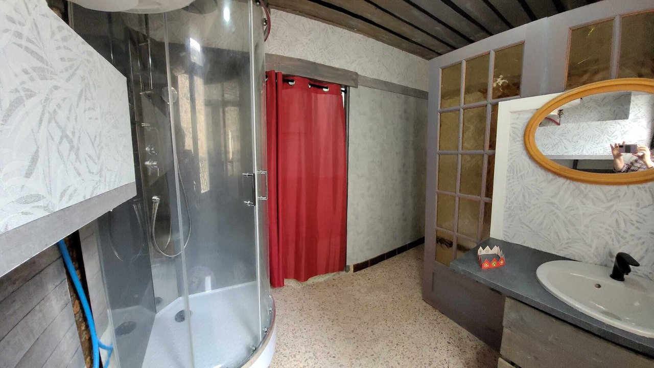 Photo of Bathroom in Montfrin