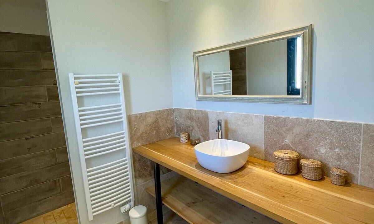 Photo of Bathroom in Caromb