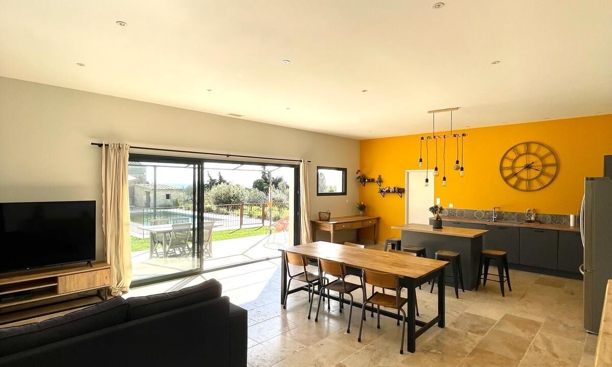 Photo of Livingroom in Caromb