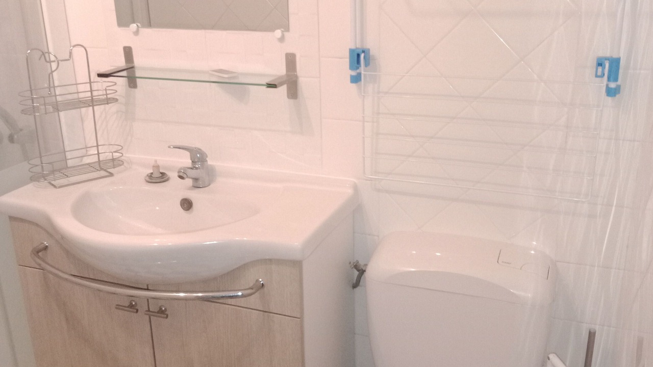Photo of Bathroom in Caromb