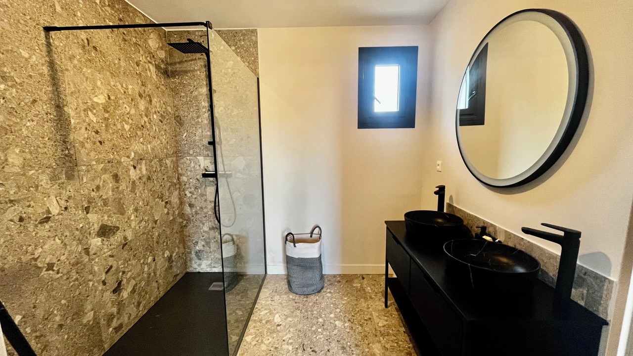 Photo of Bathroom in Saint-Maximin-la-Sainte-Baume