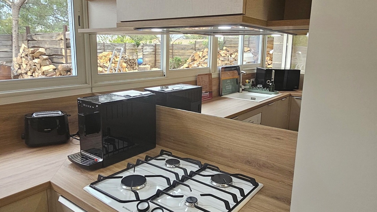 Photo of Kitchen in Saint-Mitre-les-Remparts