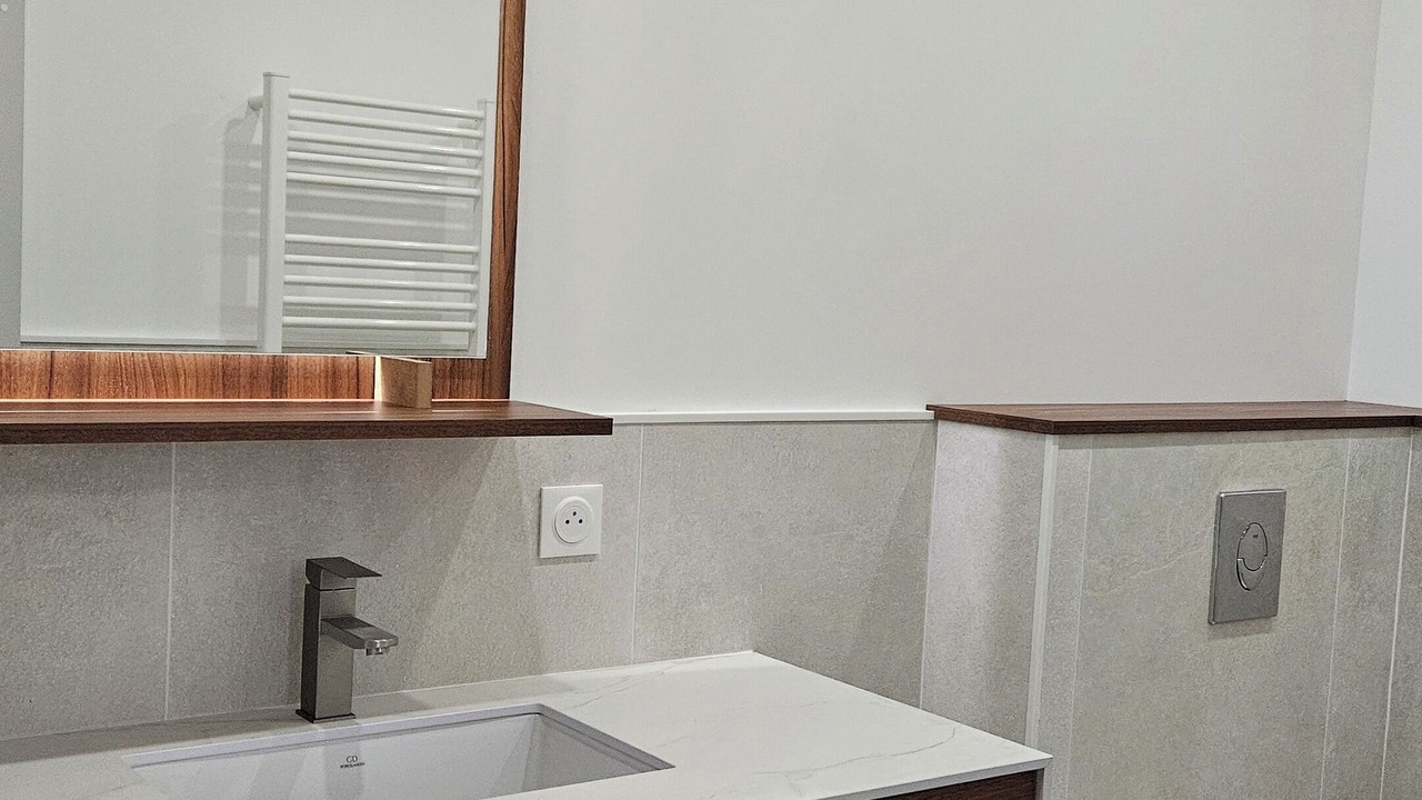 Photo of Bathroom in Saint-Mitre-les-Remparts