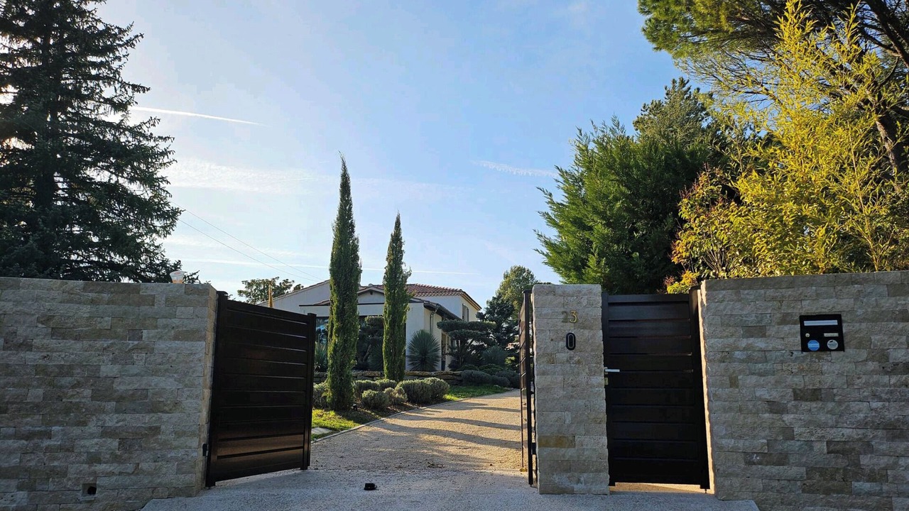 Photo of Outdoor in Cabries