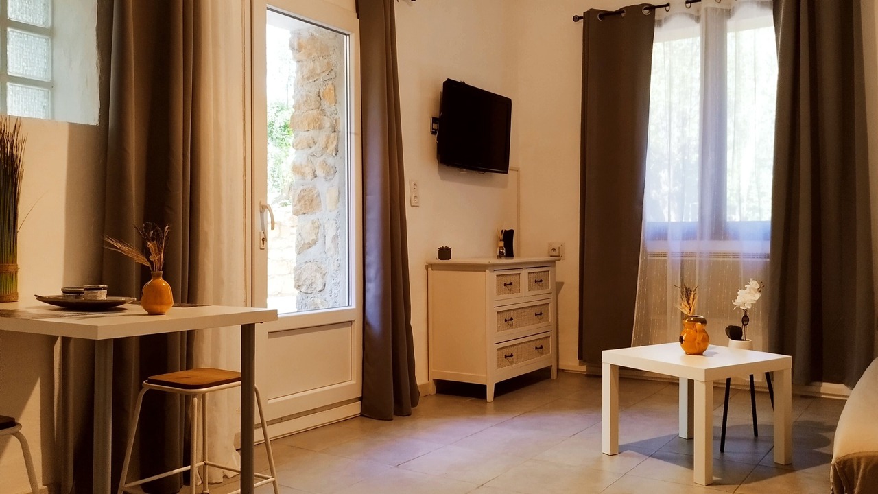 Photo of Livingroom in Orange