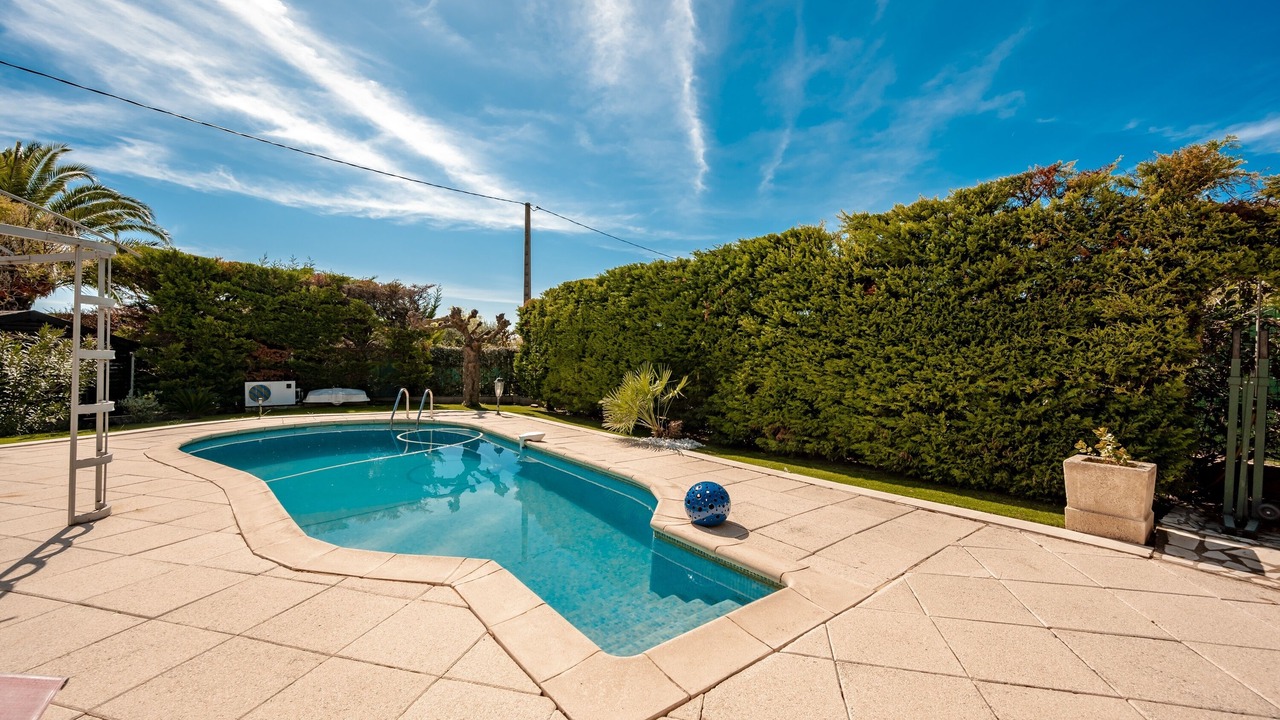Photo of Outdoor in Puget-Ville