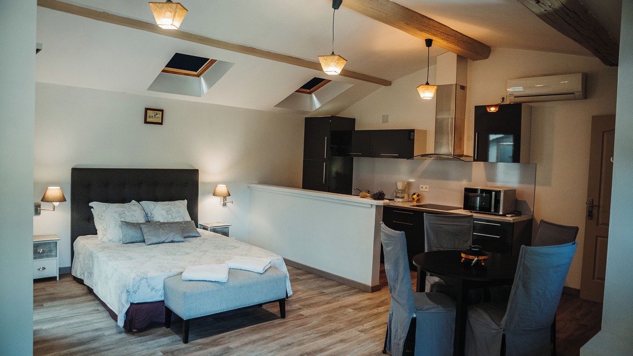 Photo of Bedroom in Noves