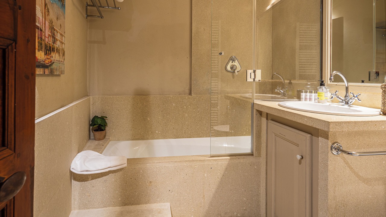 Photo of Bathroom in Gordes