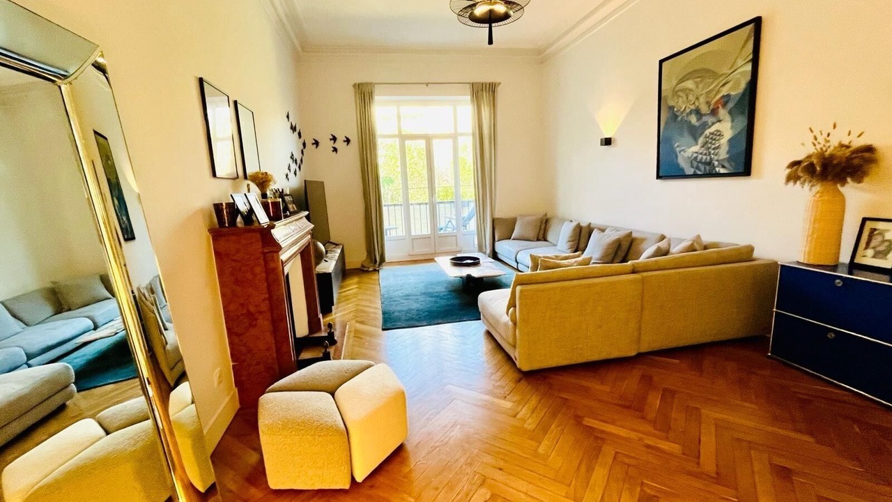 Photo of Livingroom in Prado-Perier