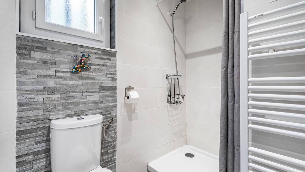 Photo of Bathroom in Cuers