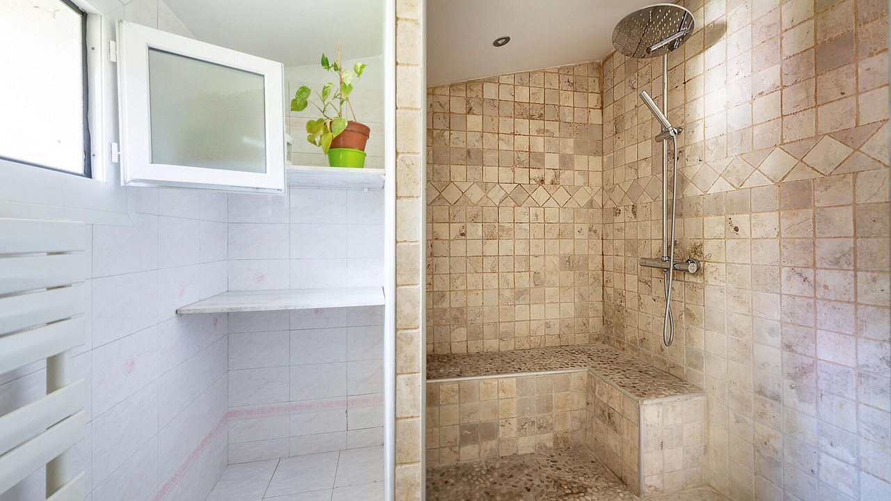 Photo of Bathroom in Miramas