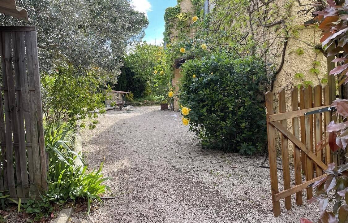 Photo of Outdoor in Venelles