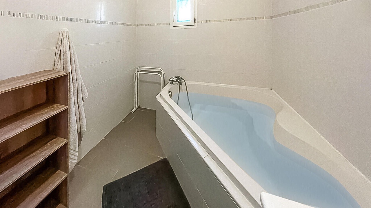 Photo of Bathroom in La Roquebrussanne