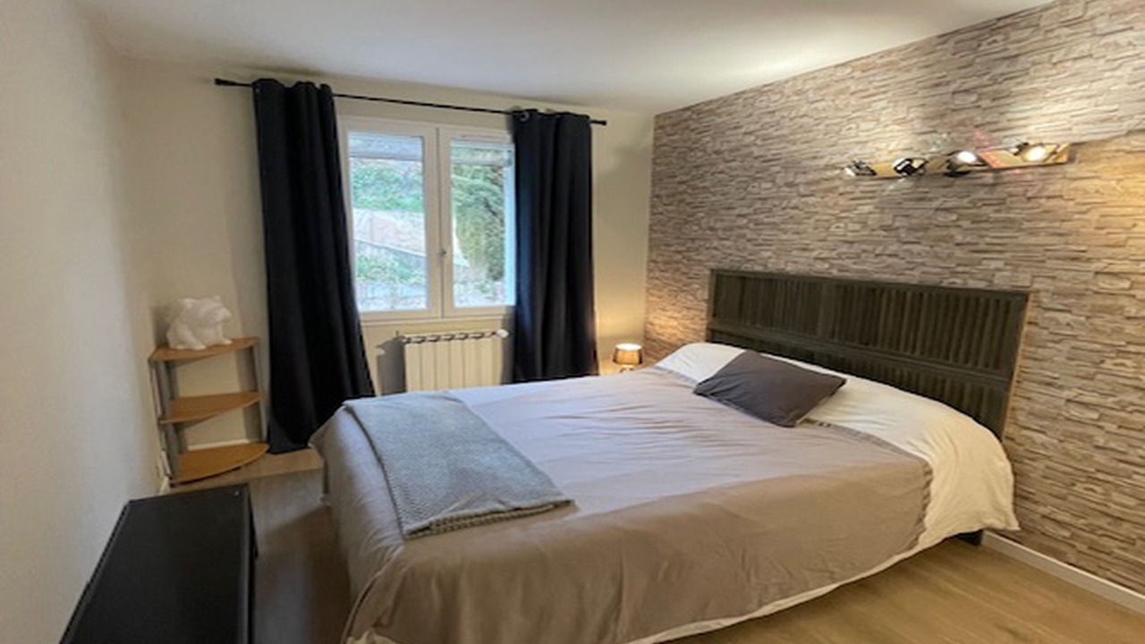 Photo of Bedroom in Pierrevert