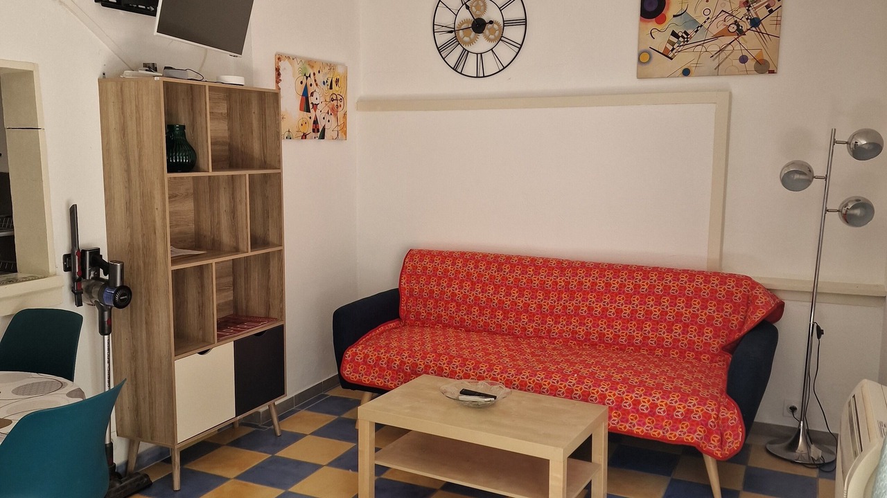 Photo of Livingroom in Mouries