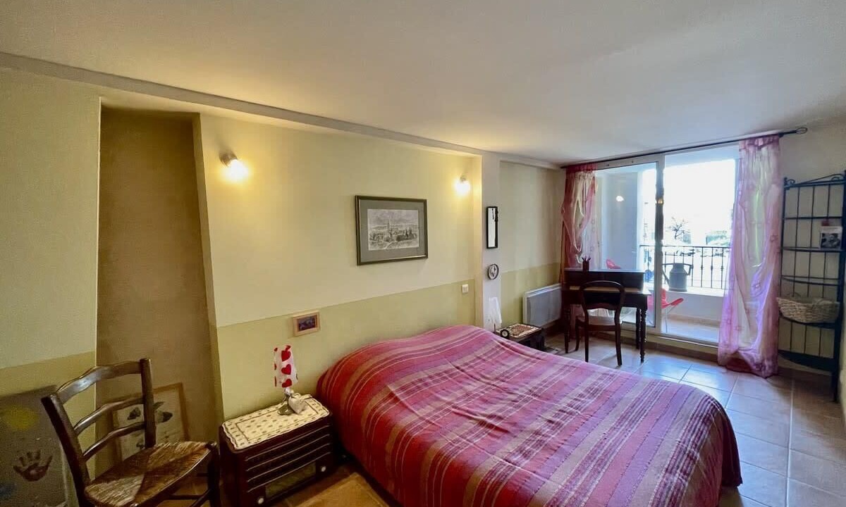 Photo of Bedroom in Saint-Cannat