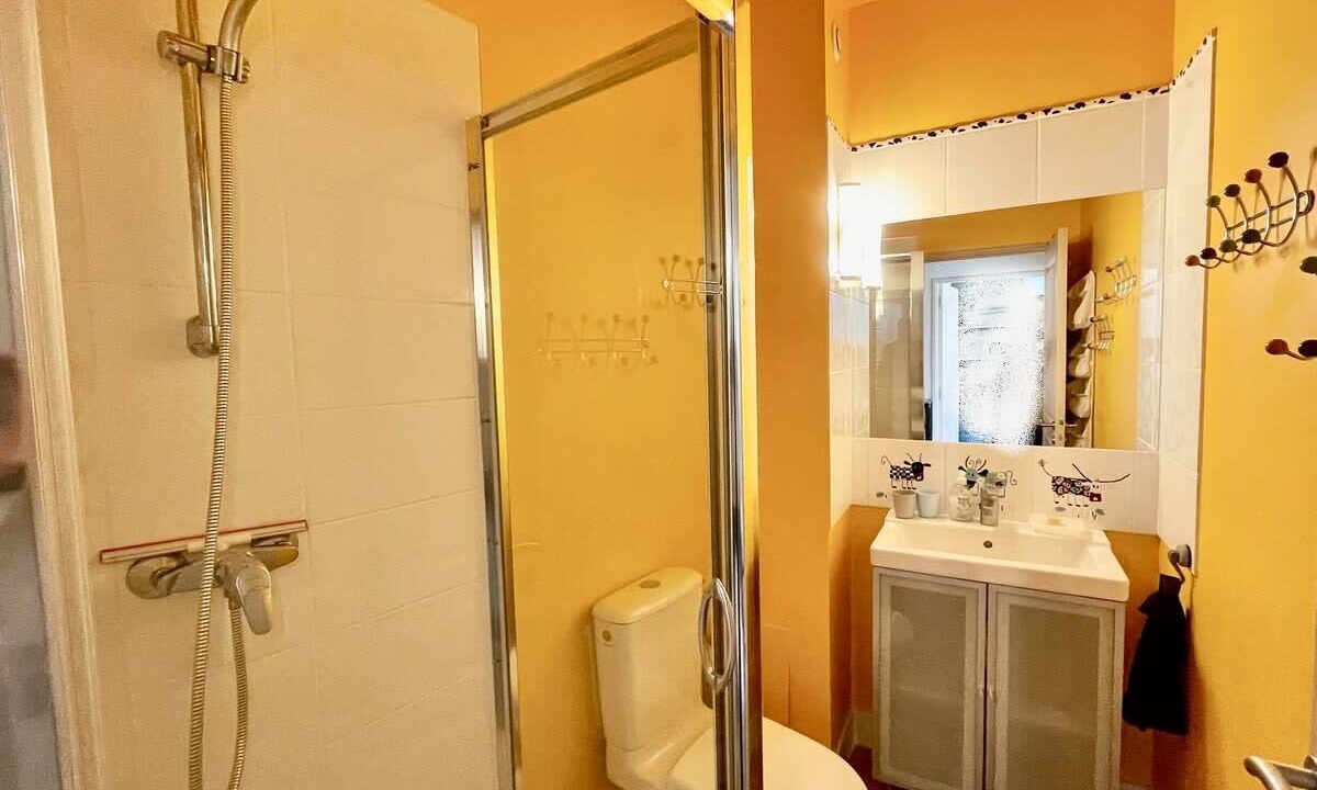 Photo of Bathroom in Saint-Cannat