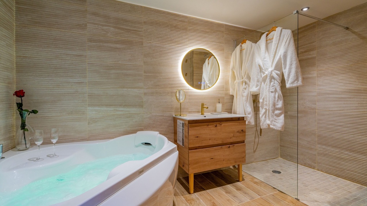 Photo of Bathroom in Roquefort-la-Bedoule