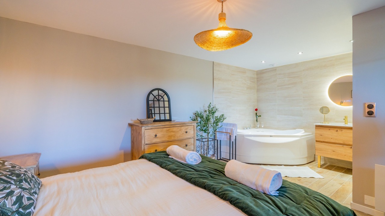 Photo of Bedroom in Roquefort-la-Bedoule