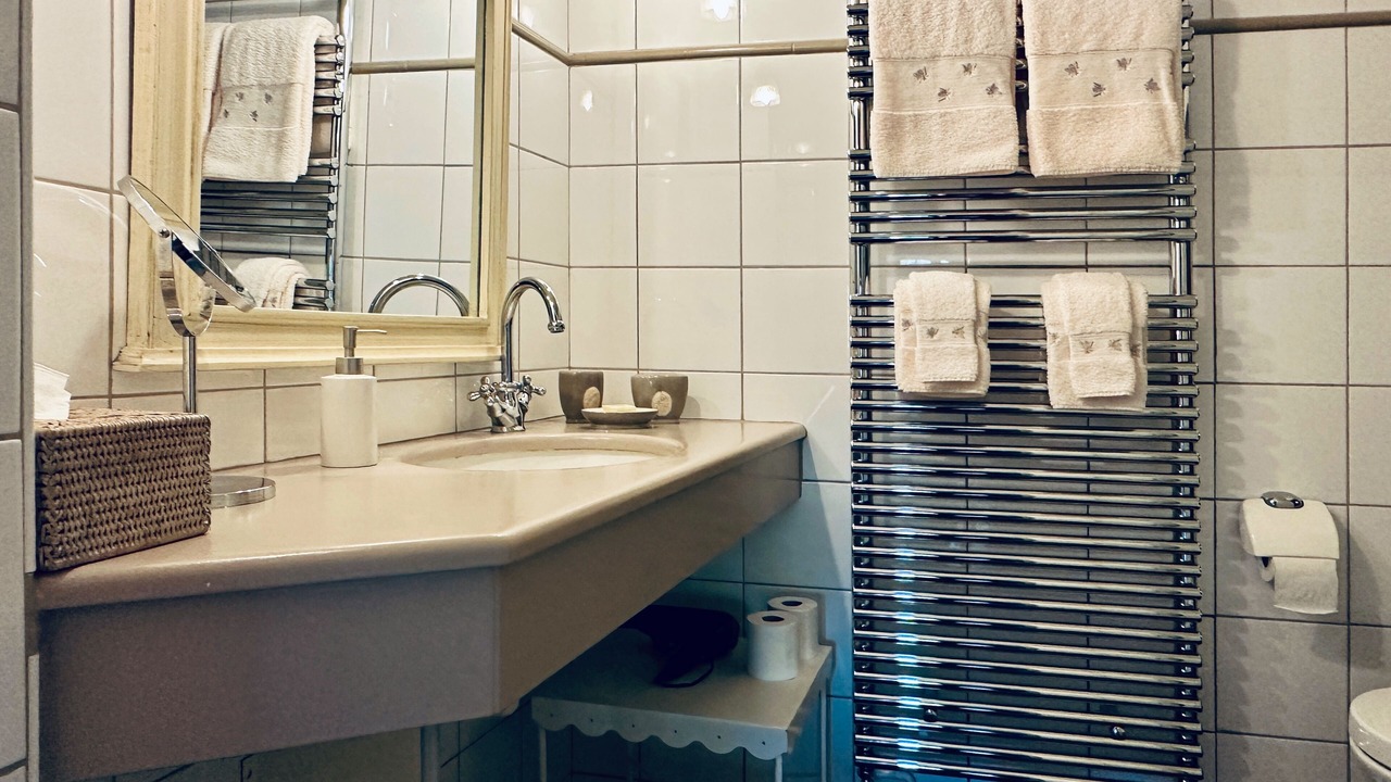 Photo of Bathroom in Vacqueyras