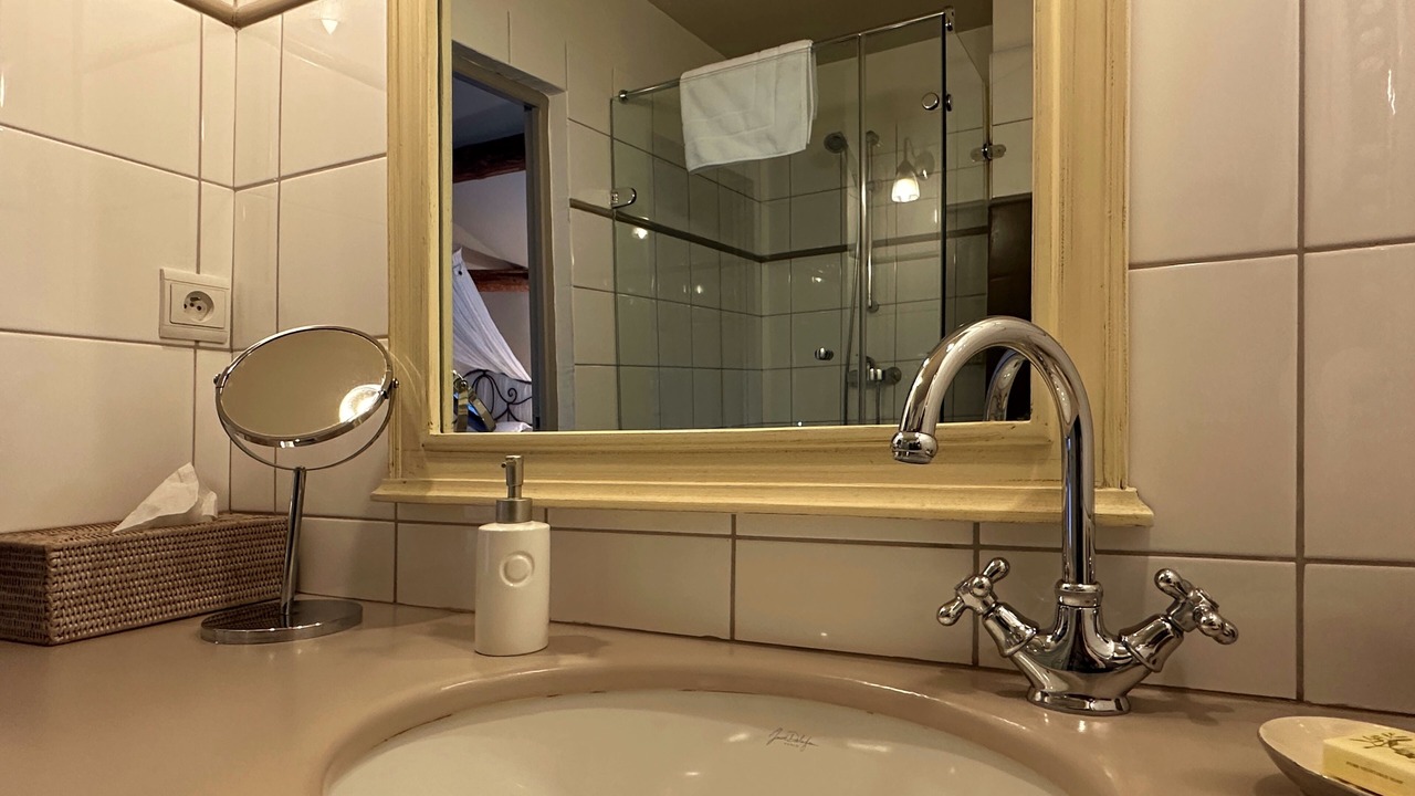 Photo of Bathroom in Vacqueyras