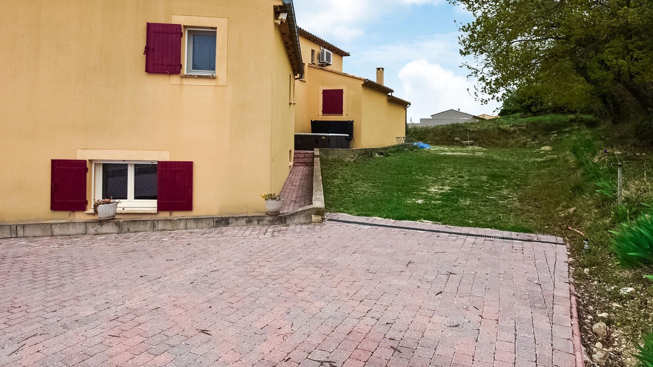 Photo of Others in Visan