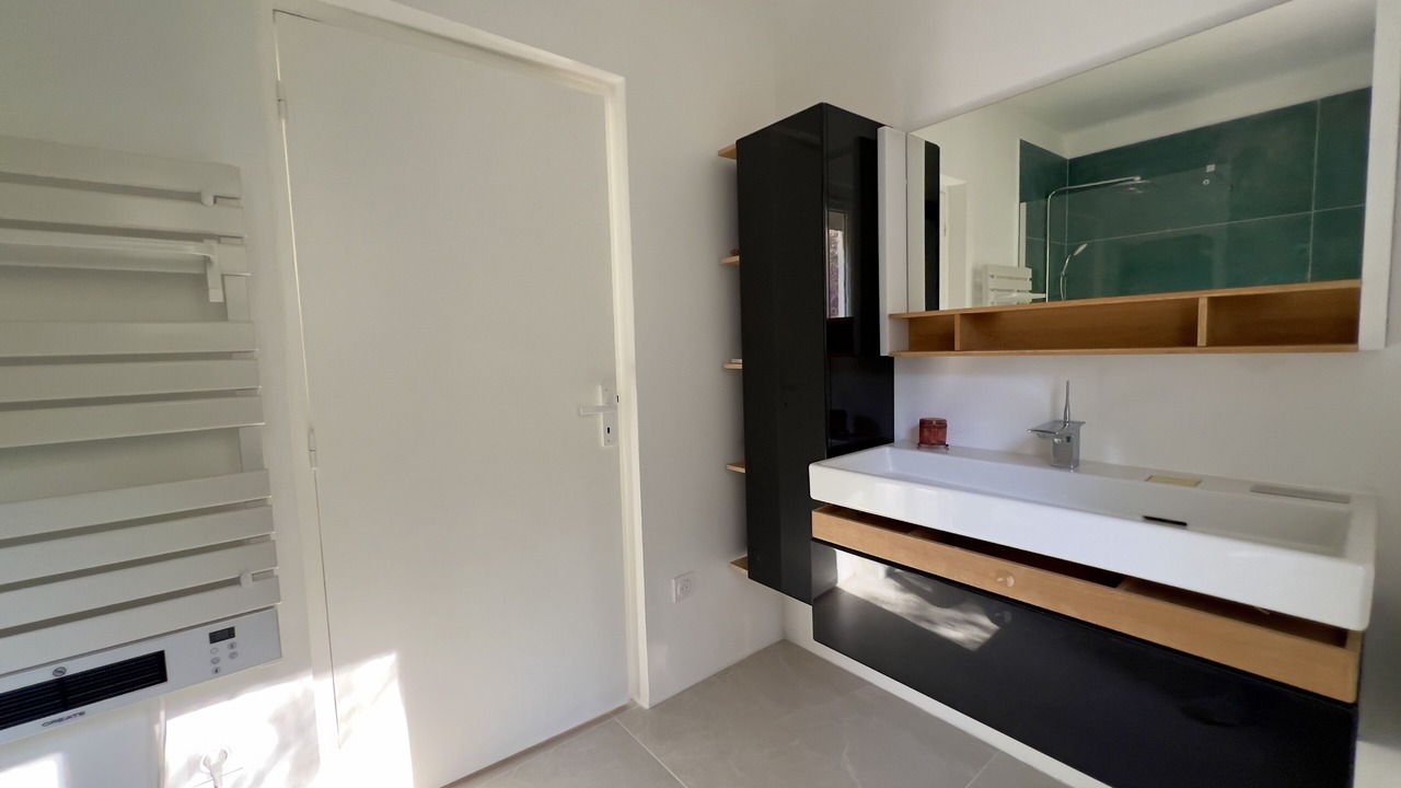 Photo of Bathroom in Roquevaire