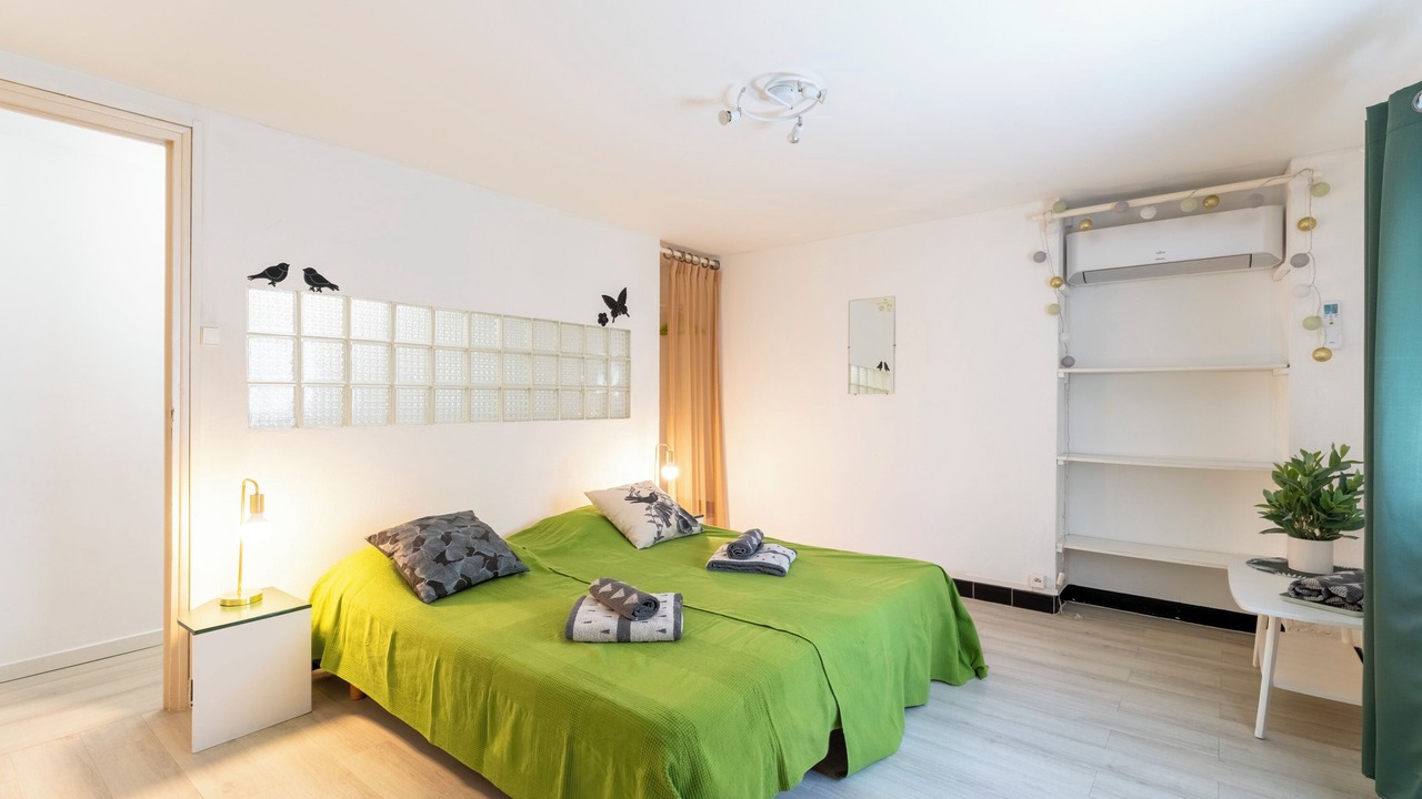 Photo of Bedroom in Malaucene