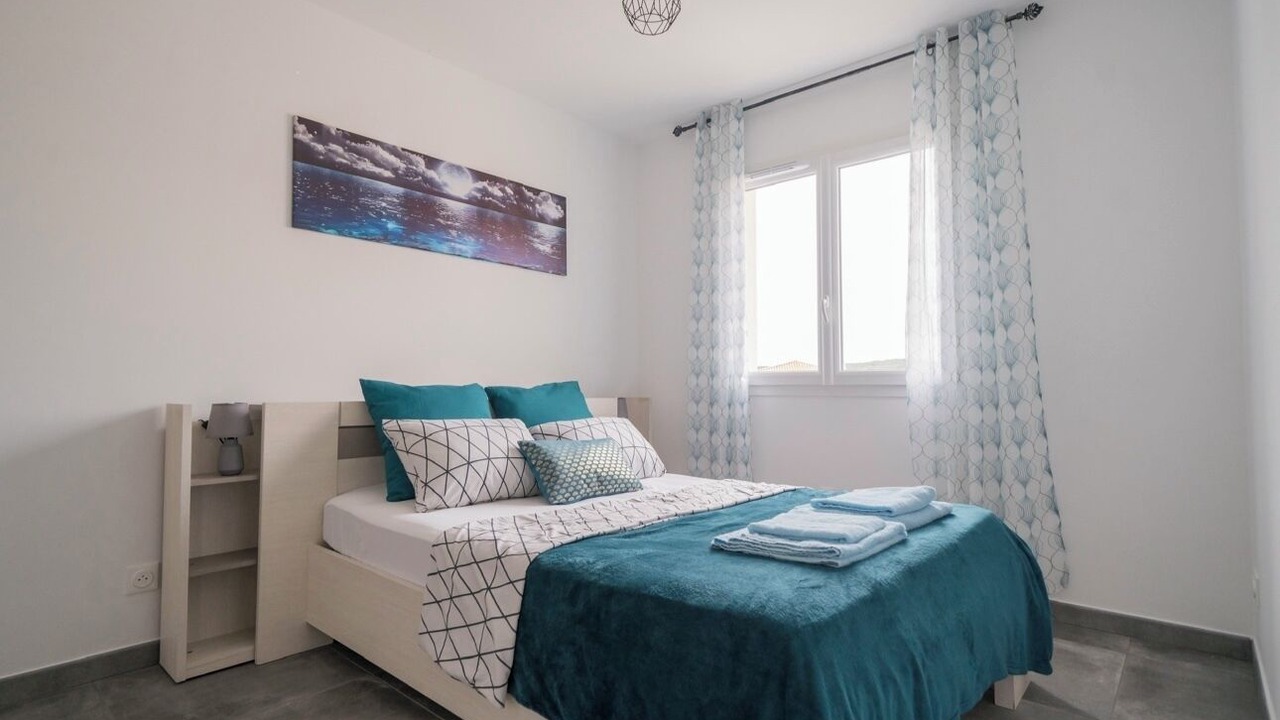 Photo of Bedroom in Saint-Mitre-les-Remparts