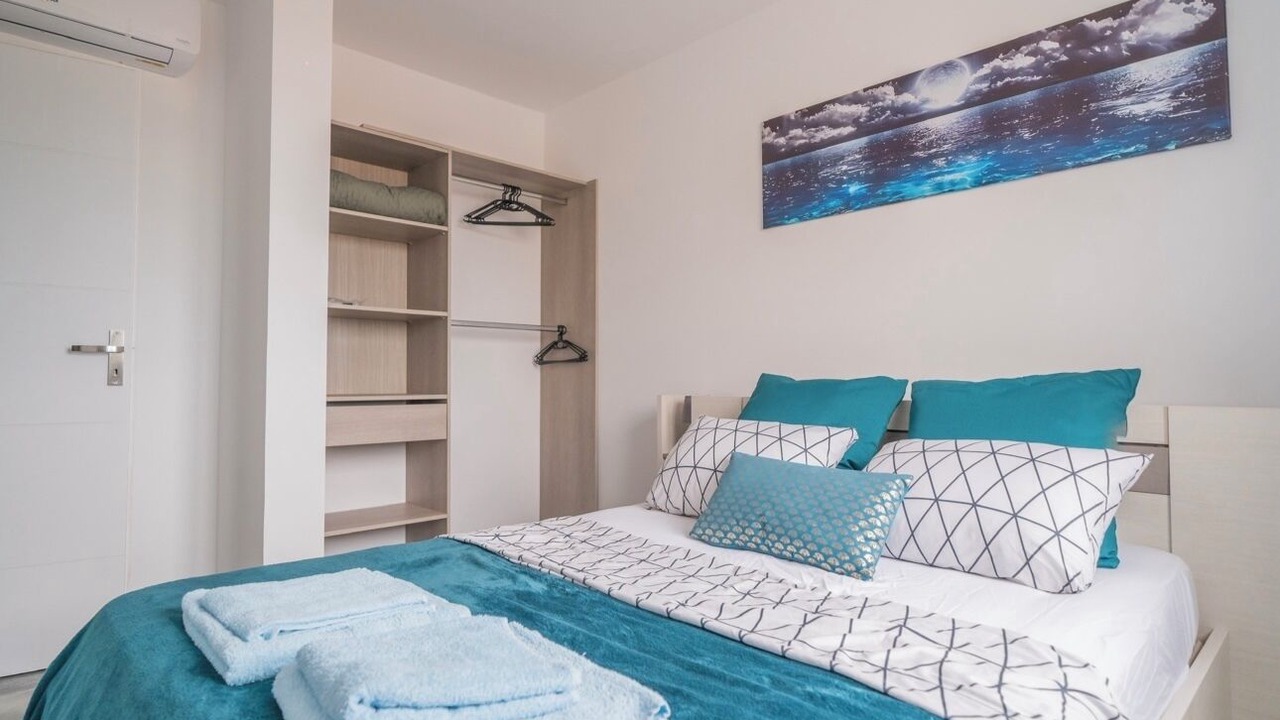 Photo of Bedroom in Saint-Mitre-les-Remparts