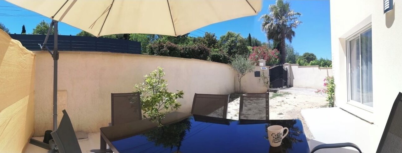 Photo of Outdoor in Saint-Mitre-les-Remparts