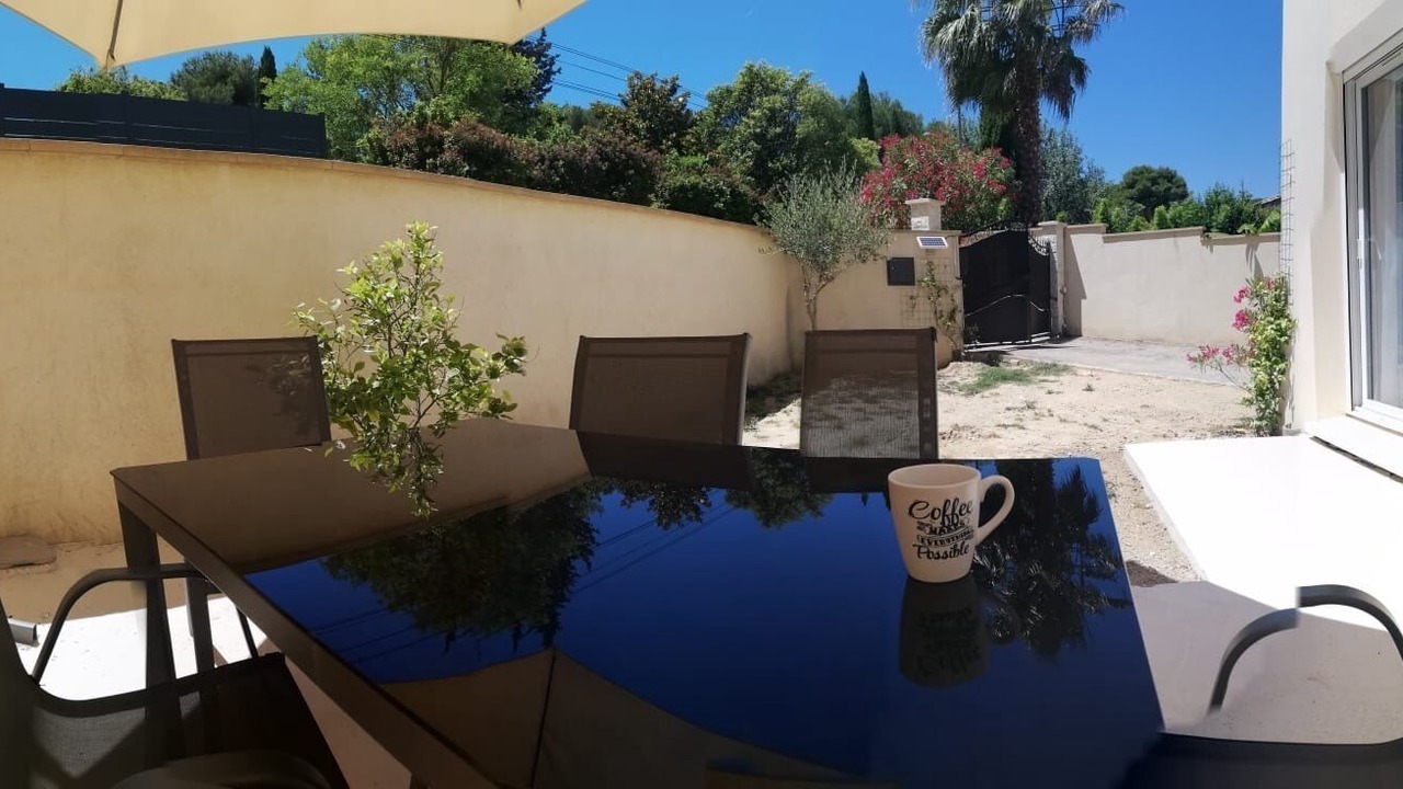 Photo of Outdoor in Saint-Mitre-les-Remparts