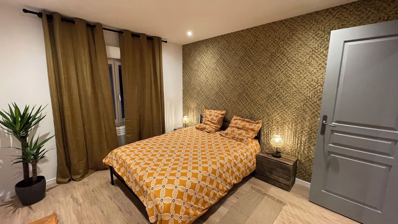 Photo of Bedroom in Gemenos