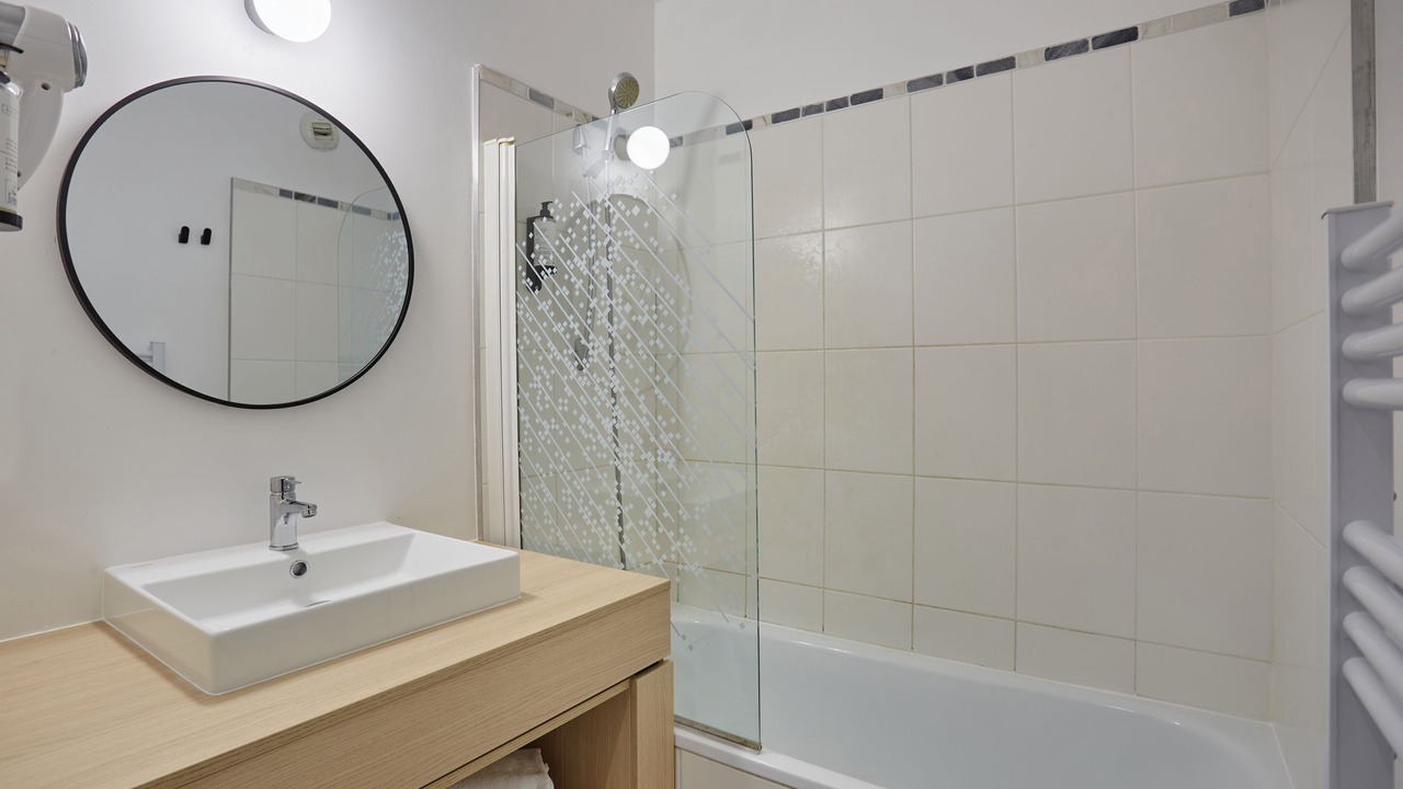 Photo of Bathroom in Couronne Urbaine