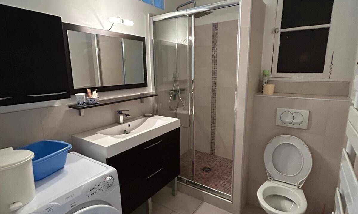 Photo of Bathroom in Baille