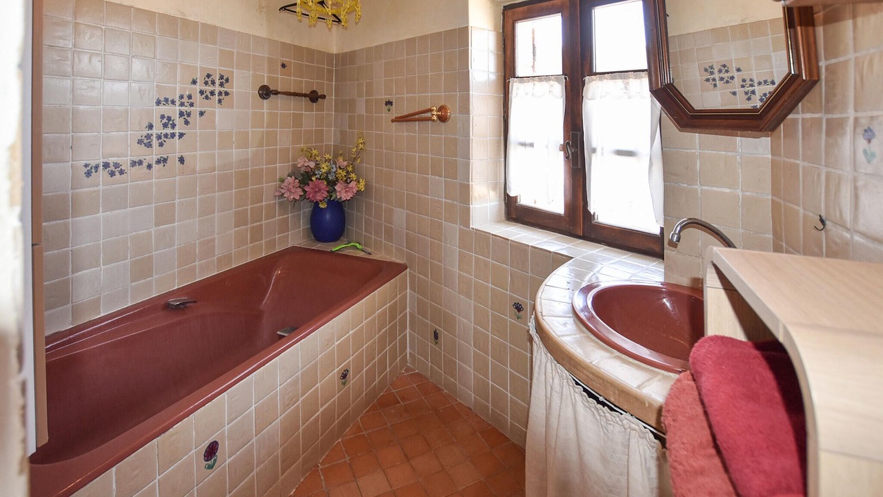 Photo of Bathroom in Vedene