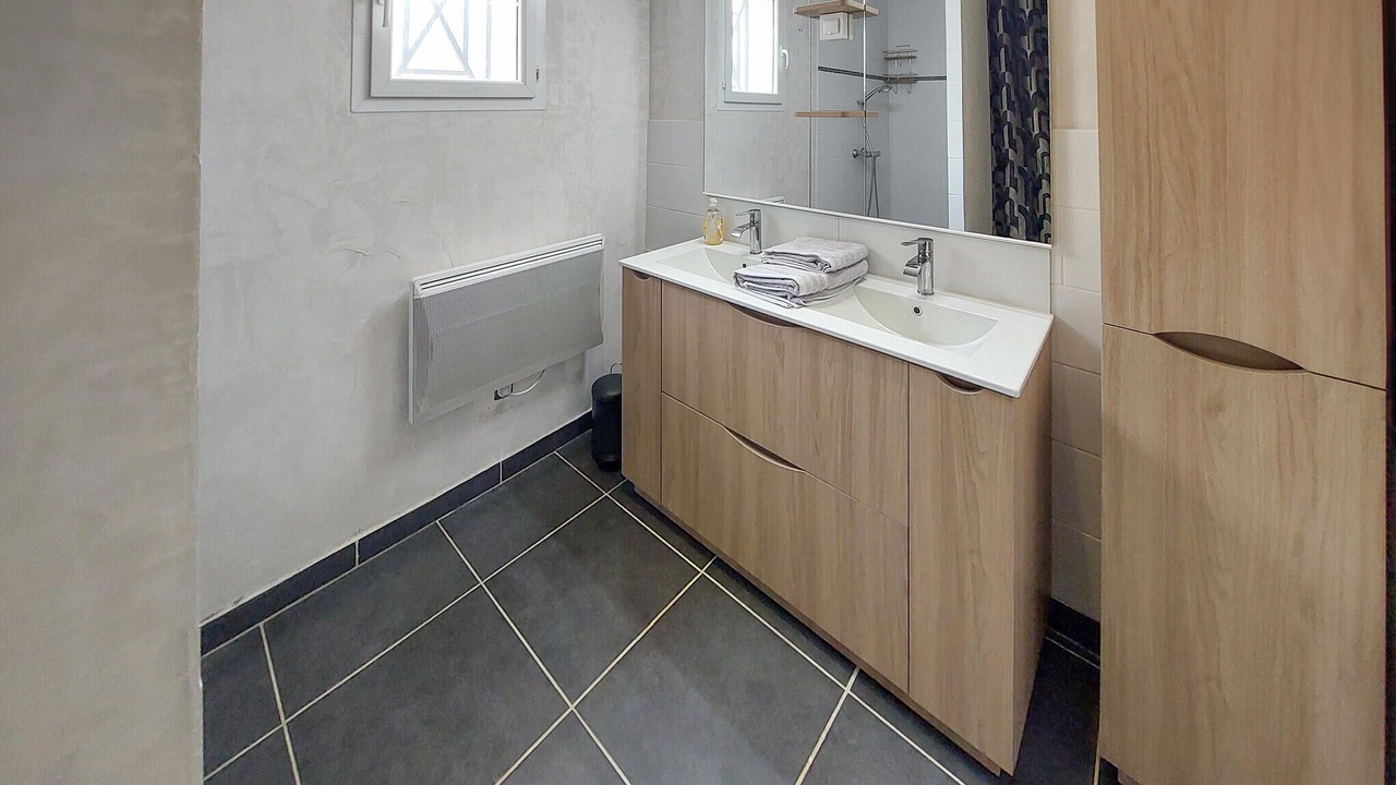 Photo of Bathroom in Regusse