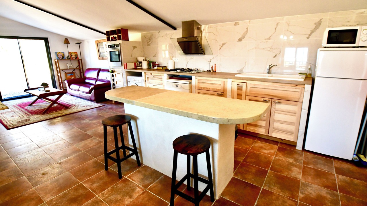 Photo of Kitchen in Saint-Martin-de-Castillon