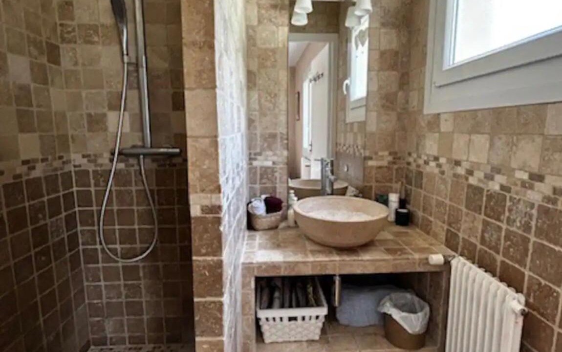 Photo of Bathroom in Venelles