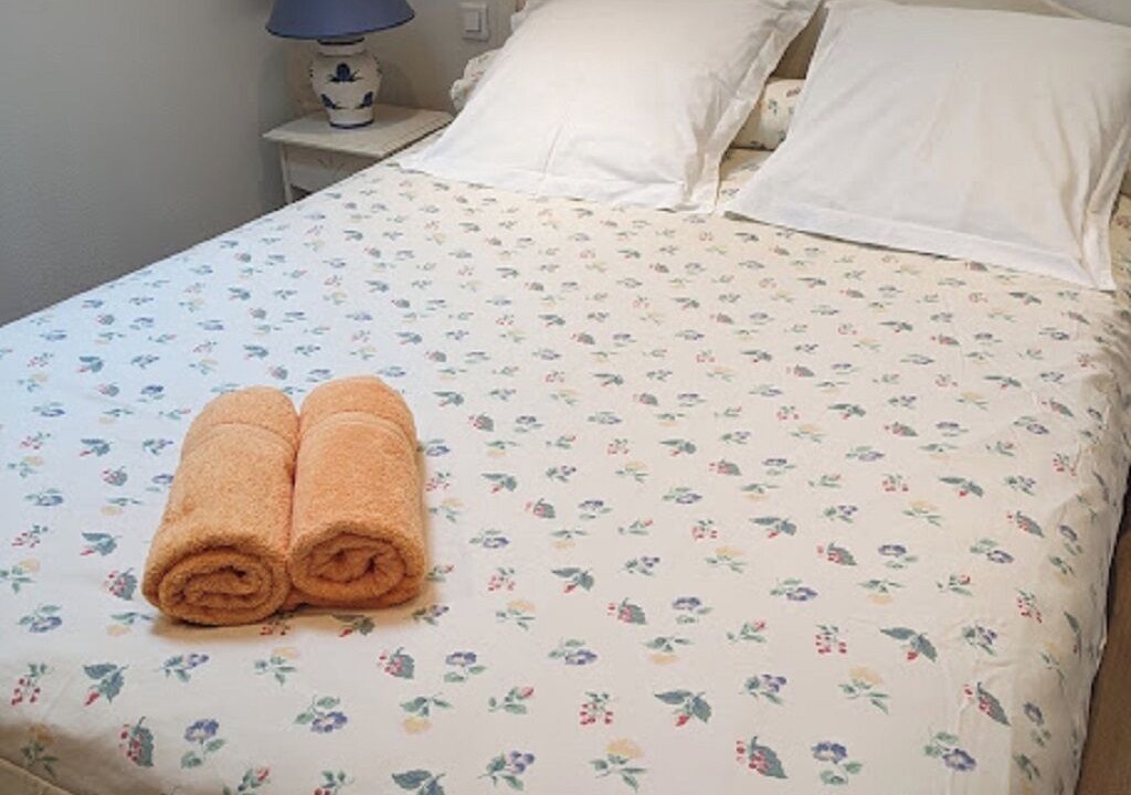 Photo of Bedroom in Saint-Saturnin-les-Avignon