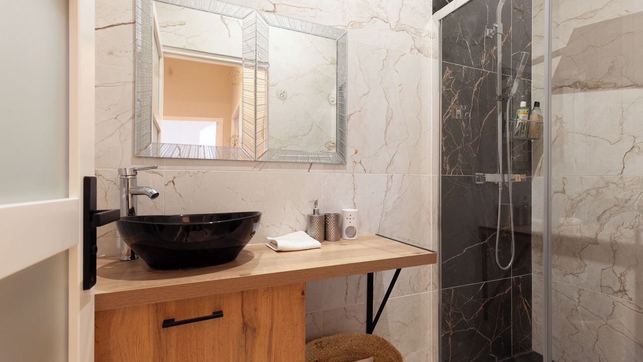 Photo of Bathroom in Le Chapitre