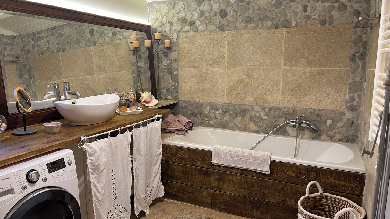 Photo of Bathroom in Viens