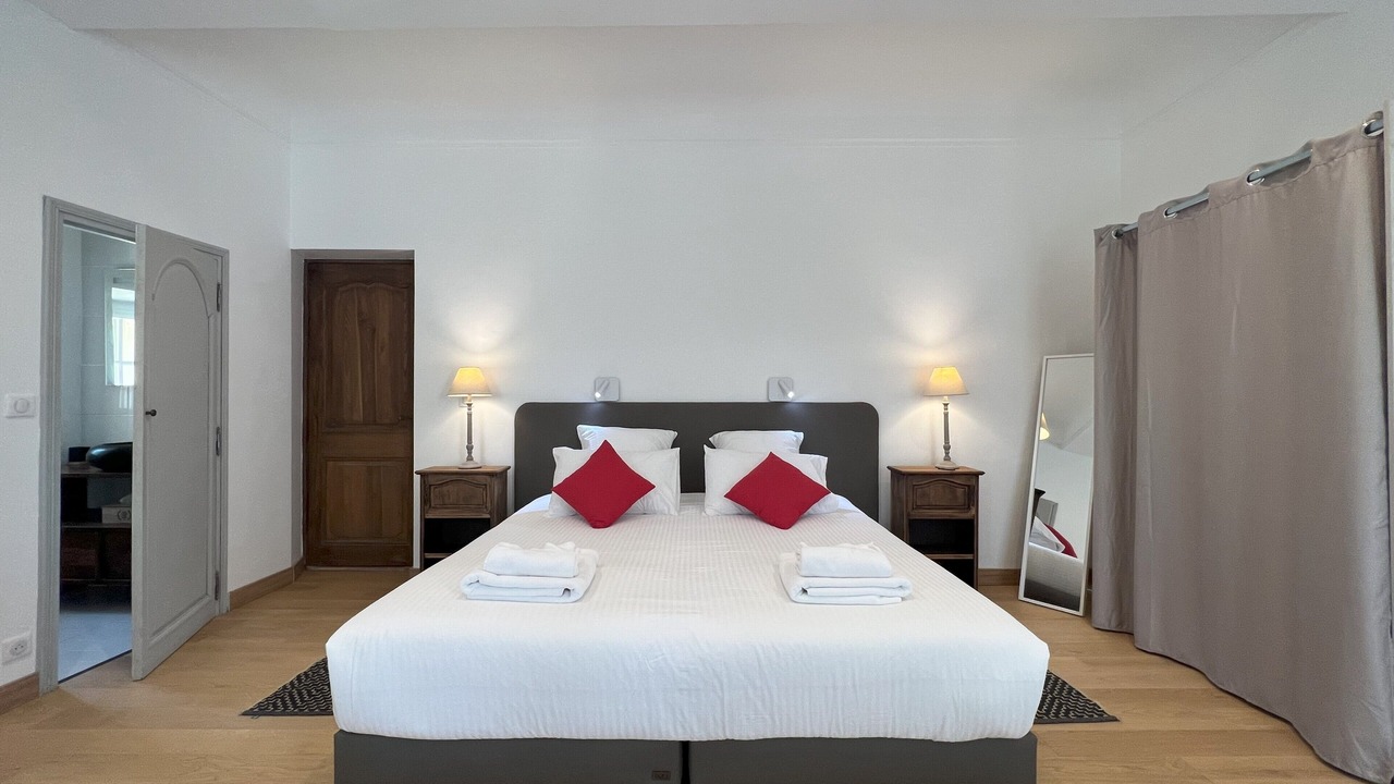 Photo of Bedroom in Saint-Martin-de-Castillon
