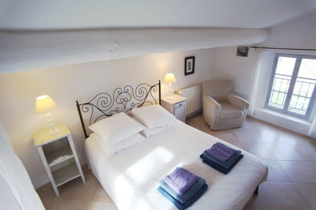 Photo of Bedroom in Saignon