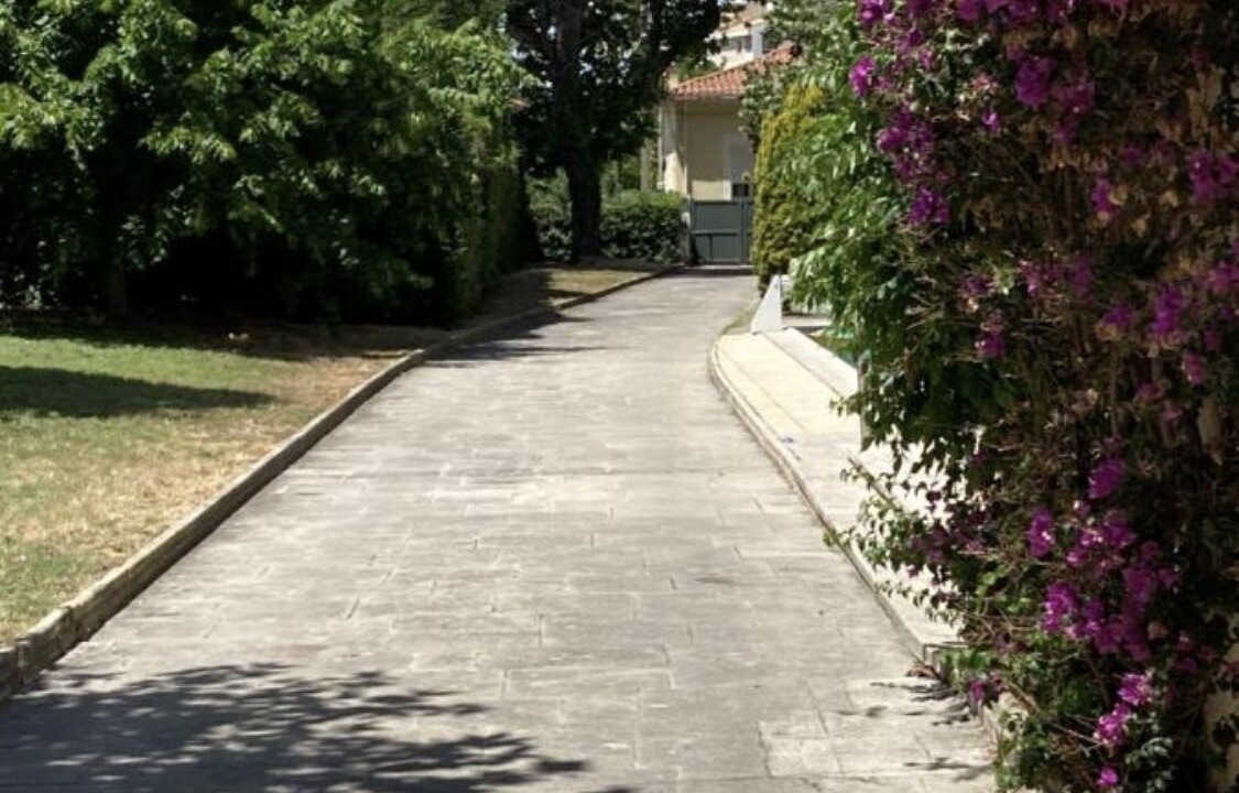 Photo of Outdoor in Istres