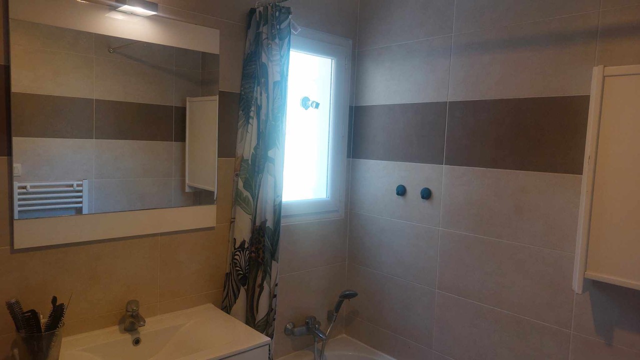 Photo of Bathroom in Aramon
